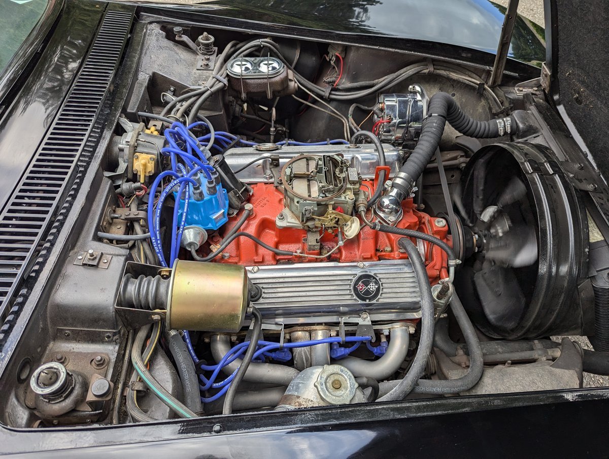 Engine bay layout and packaging