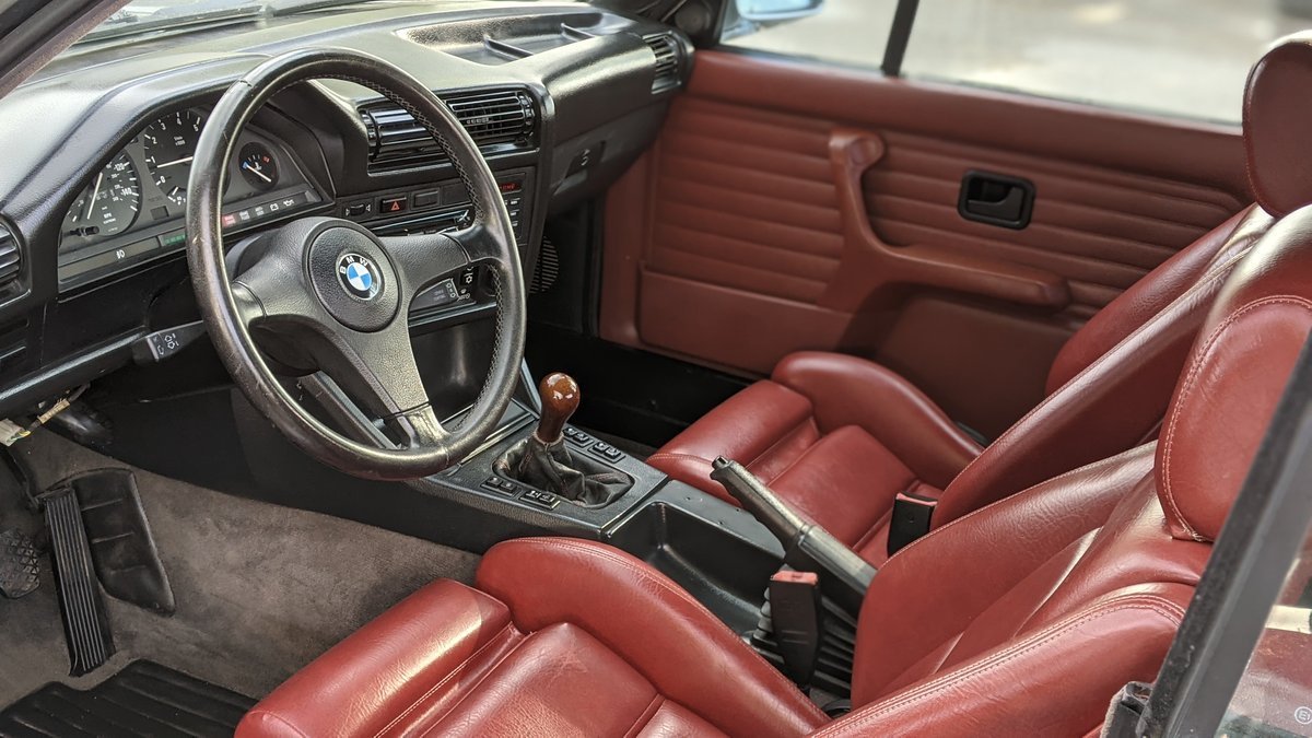BMW E30 Interior Refresh